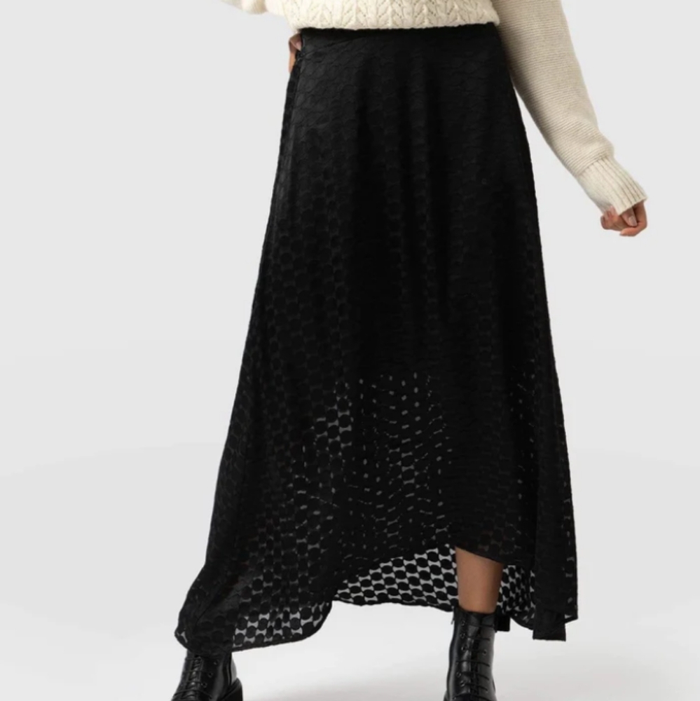 Saint and Sofia Sutton black burnout skirt hi-low hem US 8 size medium